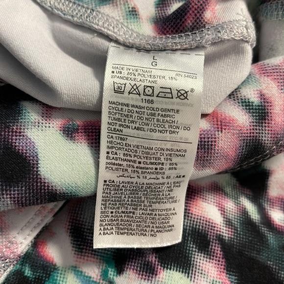 Old Navy Active white, green, pink and black splotch design capris Sz L - Picture 6 of 6